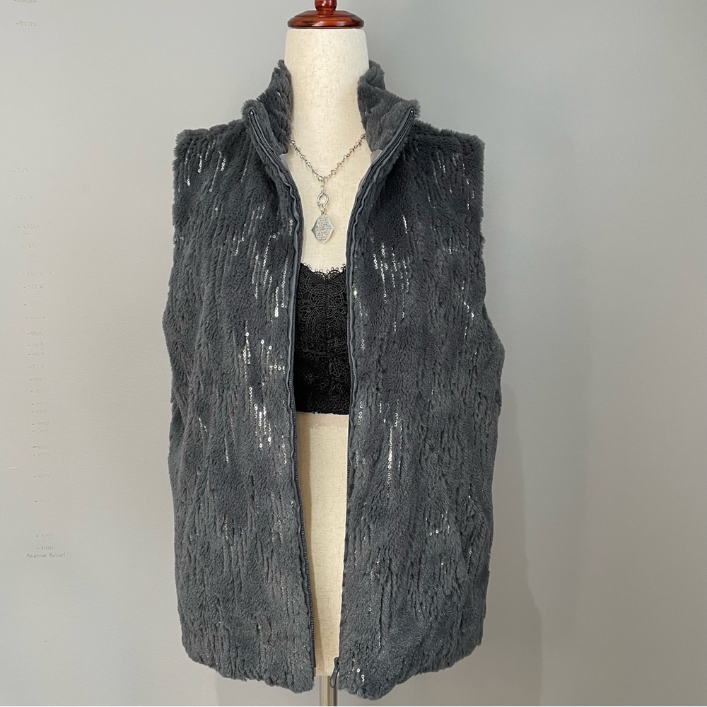 Joan Rivers Faux Fur Silver Sequin Vest Size S Charcoal Grey Mobwife Vibe!